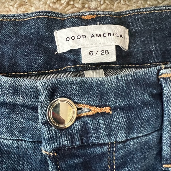 Good American High Rise Skinny Distressed Hem Jeans 6/28 - Picture 8 of 9